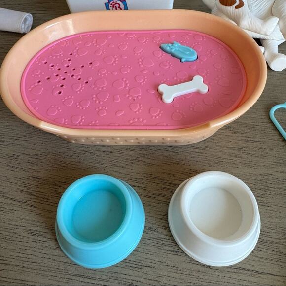 1996‎ Mattel Pet Doctor Playset with Dog & Cat + Accessories - Picture 9 of 11